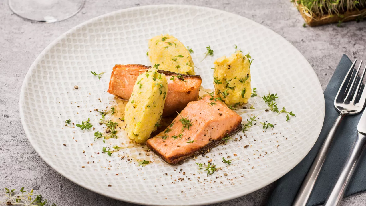 Lachsforelle mit Kressepolenta